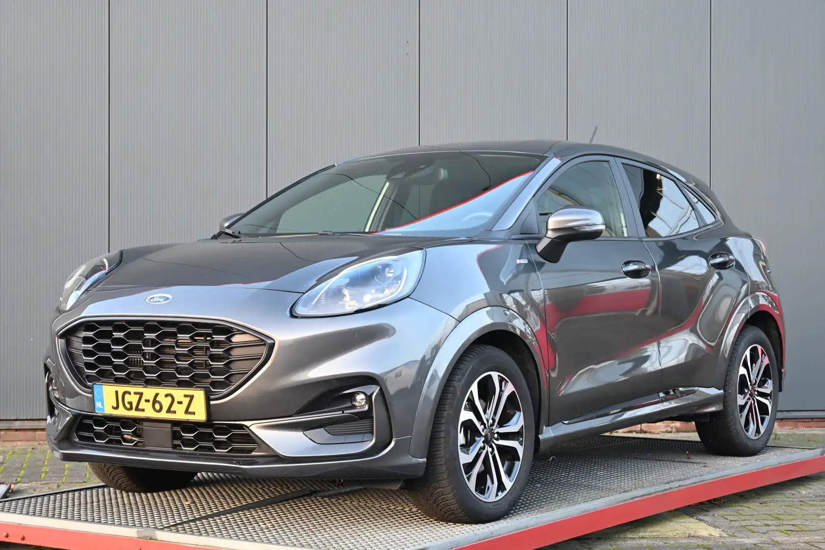 Ford Puma 1.0 EcoBoost Hybrid ST-Line Grijs - 1