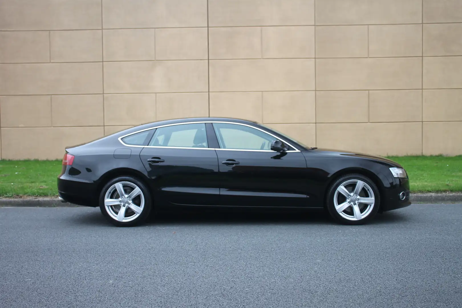 Audi A5 Sportback 2.0 TFSI Dealer O.H. Noir - 2