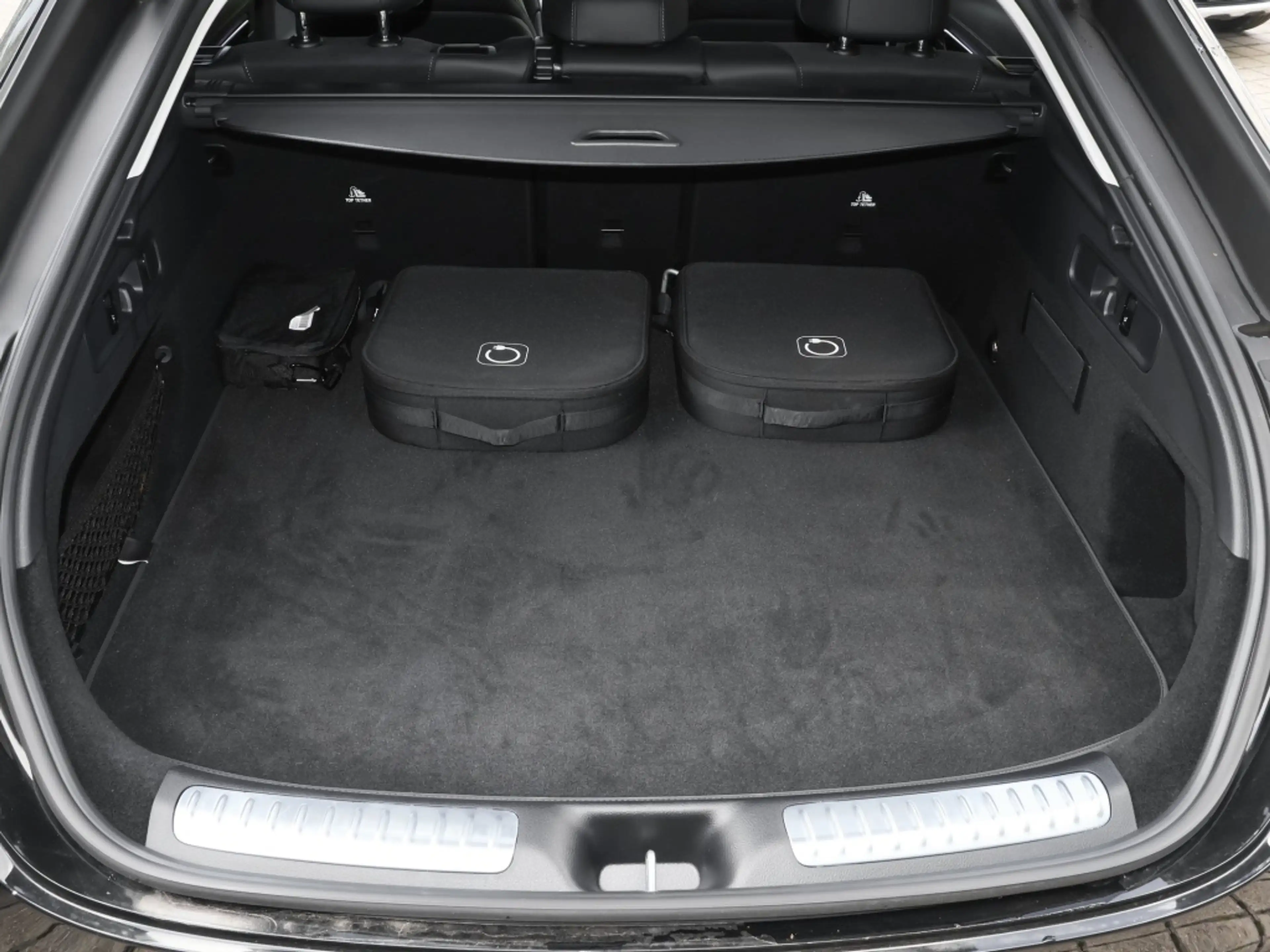 Mercedes-Benz GLC 300 de 4M Cp AMG-Sport/Pano/AHK/Night/360/20 — photo 14