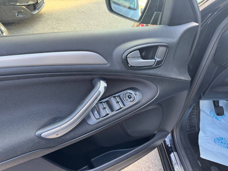 Ford S-Max 2.0 TDCi KAT Titanium Tüv neu 2 hand Navi — photo 12