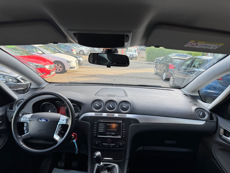 Ford S-Max 2.0 TDCi KAT Titanium Tüv neu 2 hand Navi — photo 21