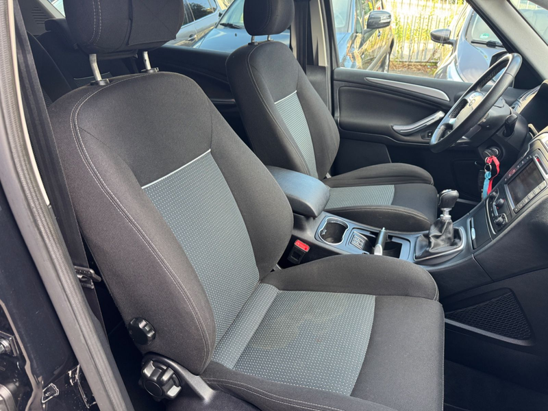 Ford S-Max 2.0 TDCi KAT Titanium Tüv neu 2 hand Navi — photo 19