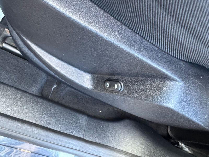 Ford S-Max 2.0 TDCi KAT Titanium Tüv neu 2 hand Navi — photo 17