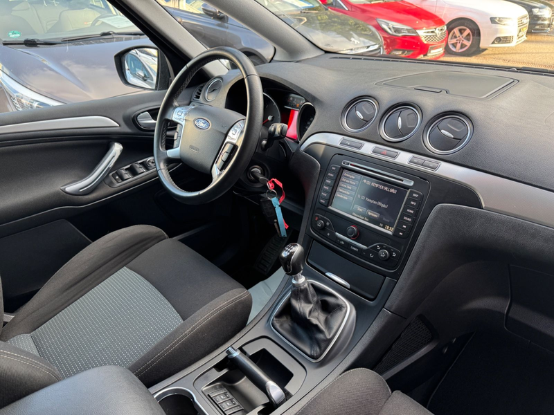 Ford S-Max 2.0 TDCi KAT Titanium Tüv neu 2 hand Navi — photo 20