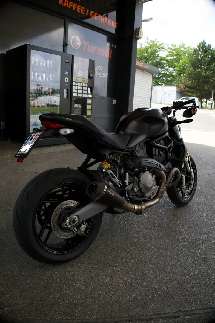 Ducati Monster 821 - 2