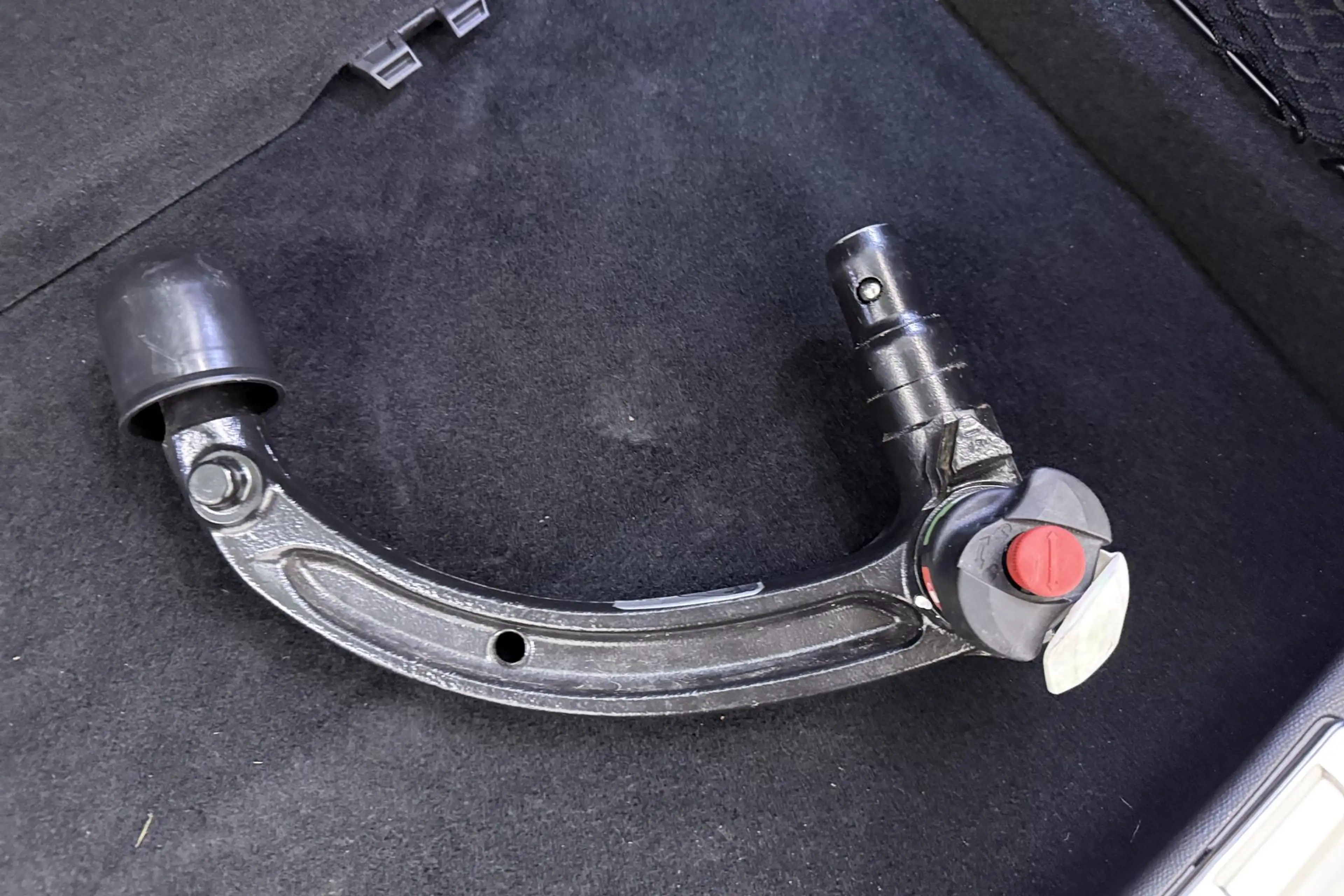 Peugeot 408 1.6 HYbrid GT 225 EAT8 First Edition | Alcantara b — photo 13
