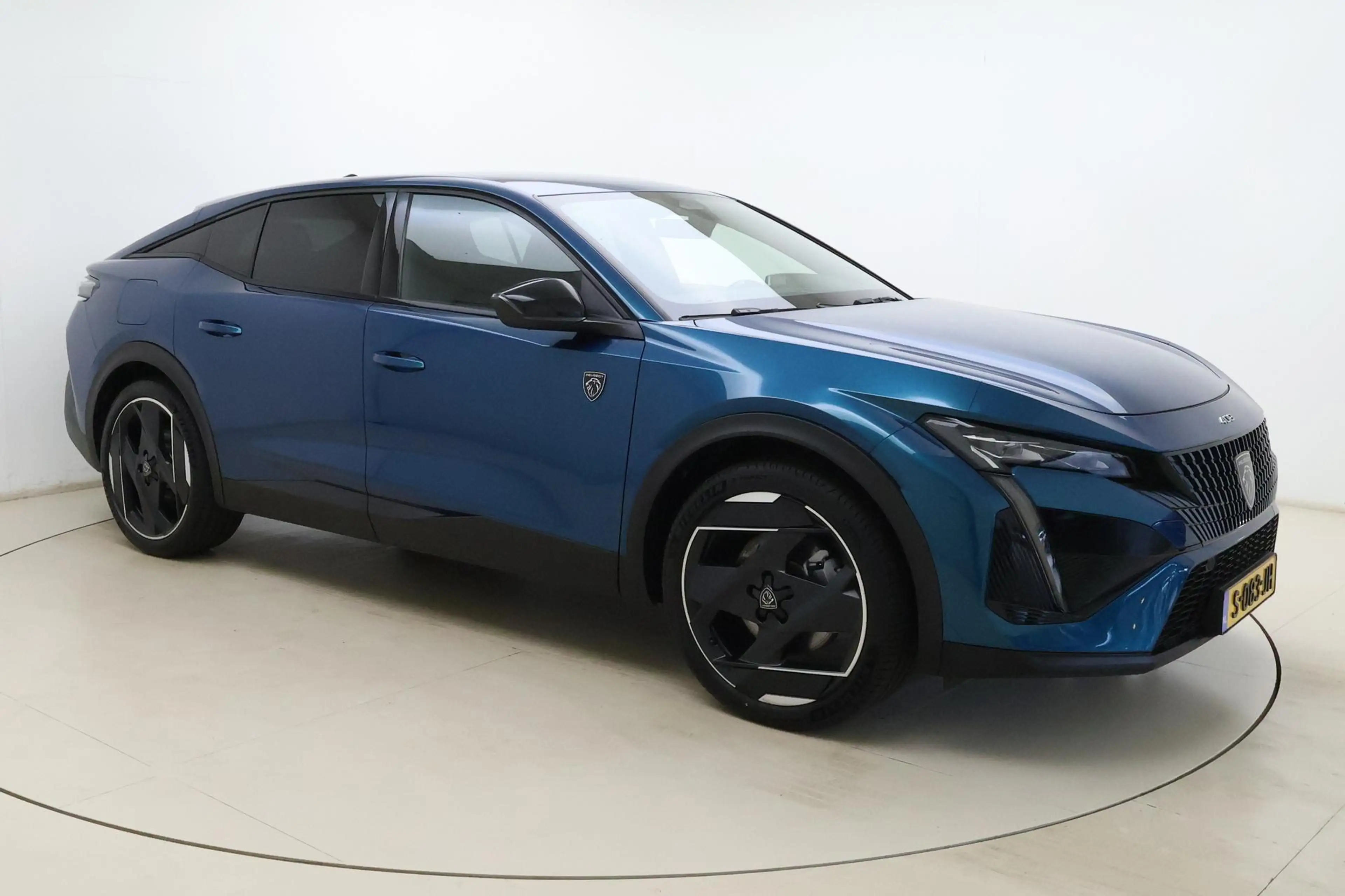 Peugeot 408 1.6 HYbrid GT 225 EAT8 First Edition | Alcantara b — photo 8