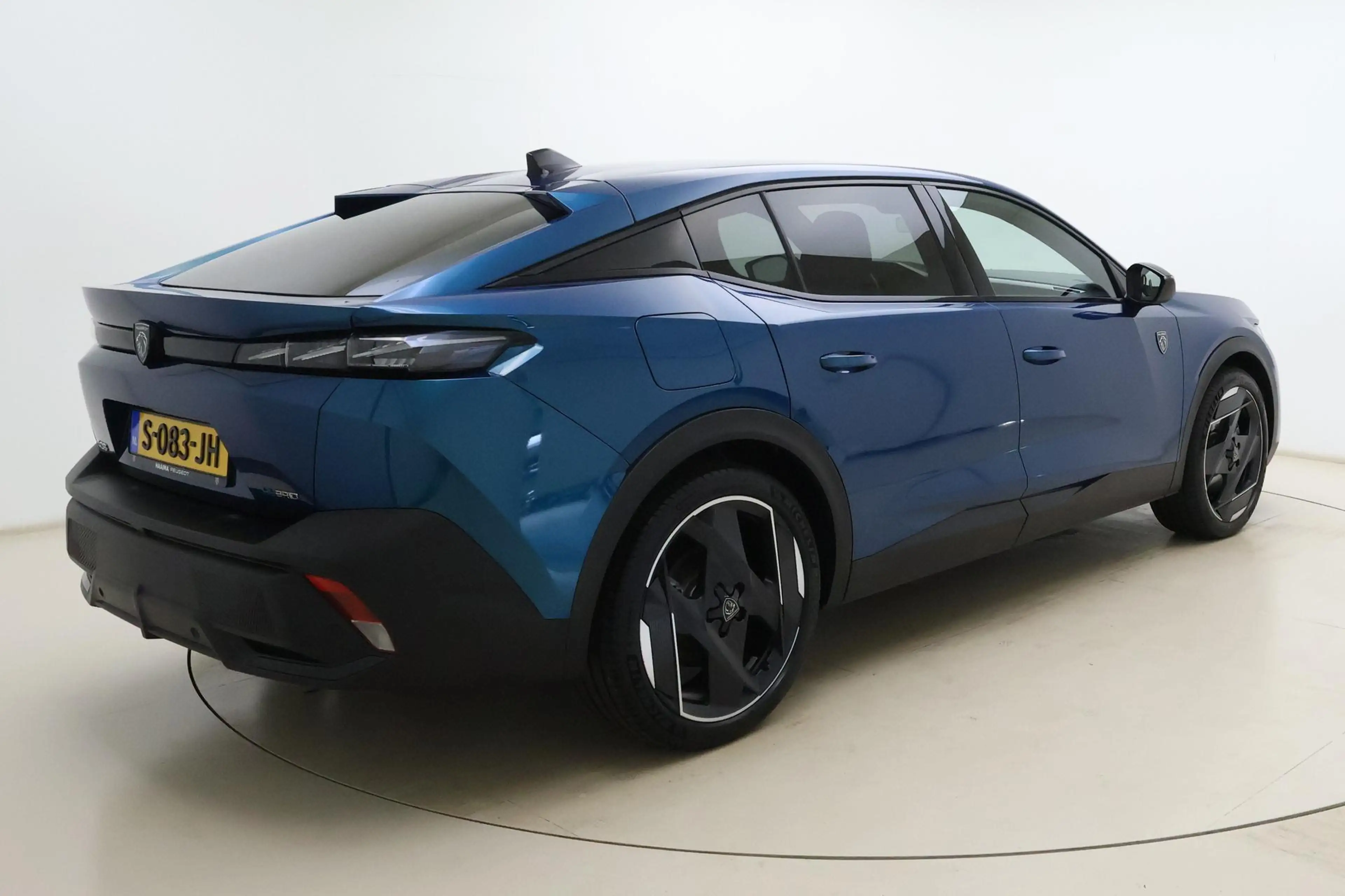 Peugeot 408 1.6 HYbrid GT 225 EAT8 First Edition | Alcantara b — photo 2