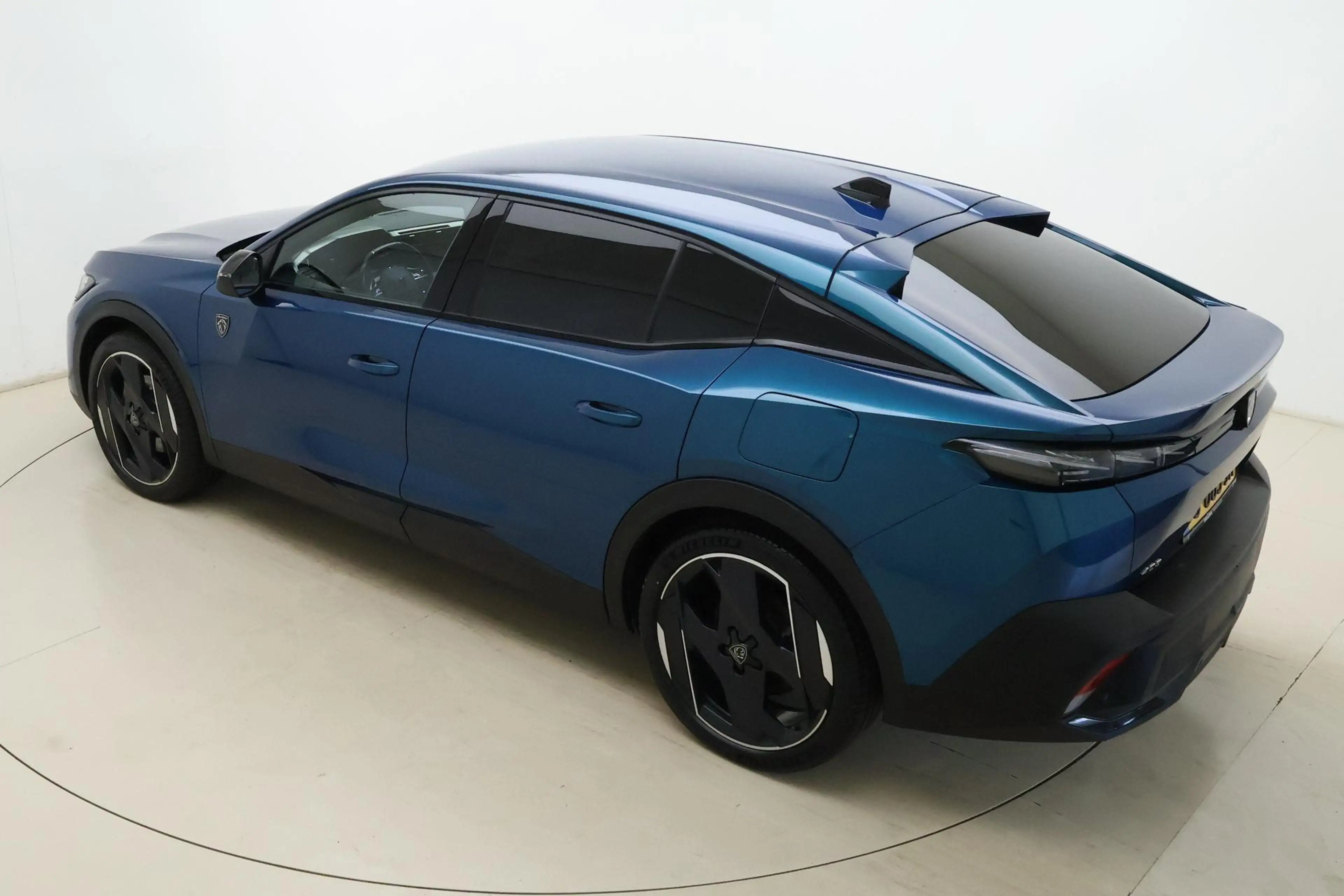 Peugeot 408 1.6 HYbrid GT 225 EAT8 First Edition | Alcantara b — photo 4