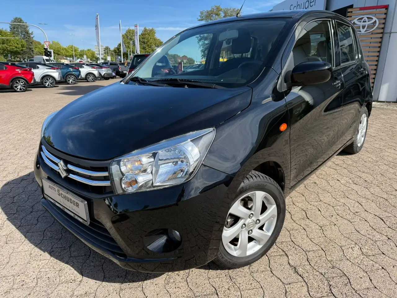 Suzuki Celerio 1,0 — photo 1 of 7