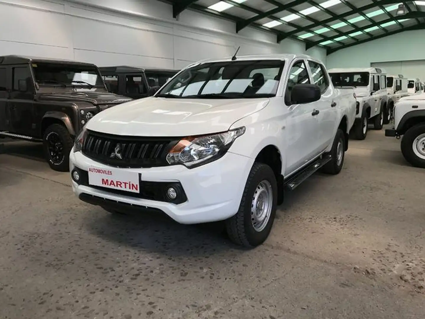 Mitsubishi L200 2.5DI-D Double Cab M-PRO Blanco - 2