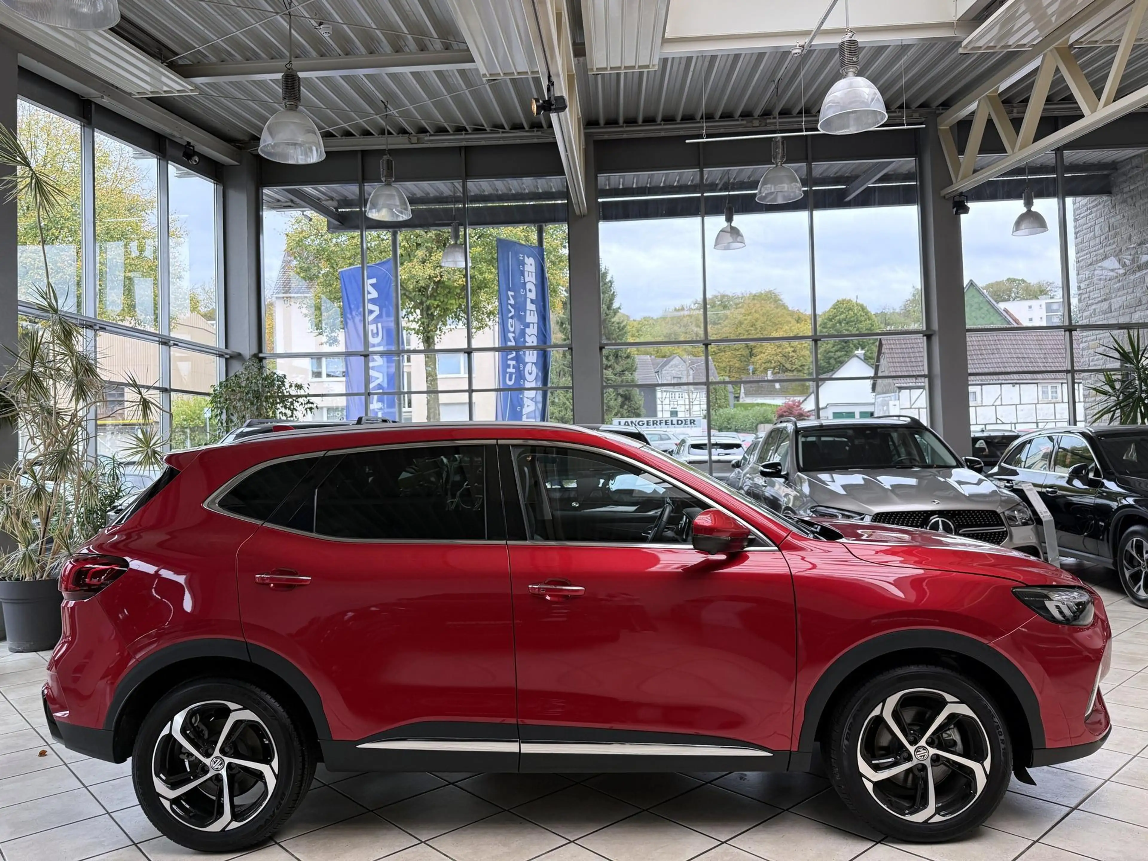 MG HS HS Hybrid Luxury ACC|SHZ|360°CAM|TW|Pano*eHK*LED — photo 2