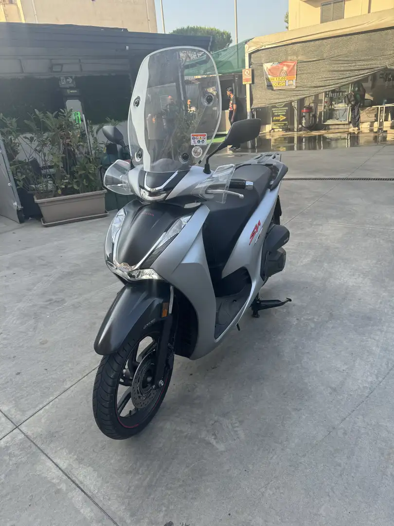 Honda SH 350i sport - 1