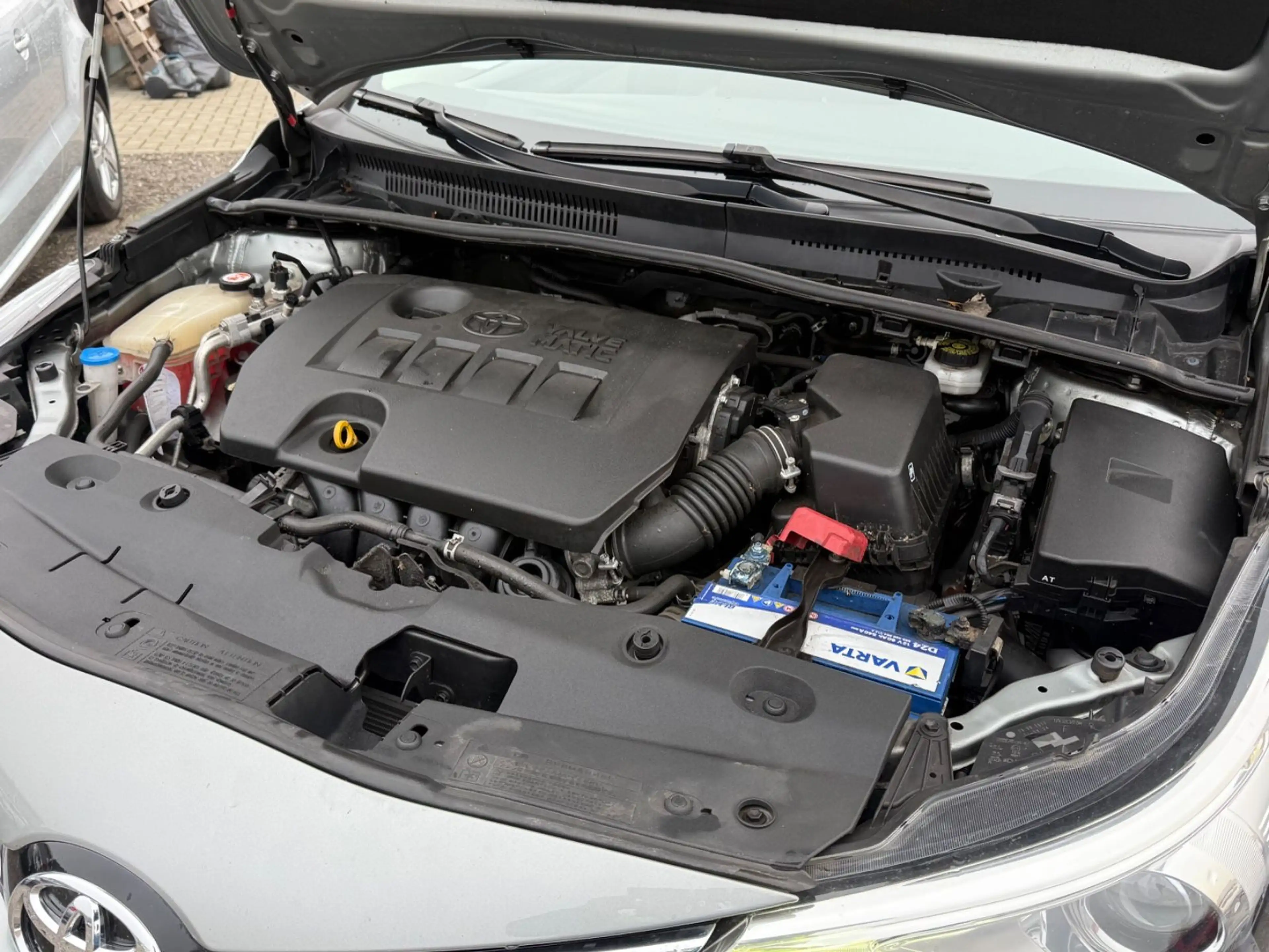 Toyota Avensis Touring Sports Edition-S+ — photo 15