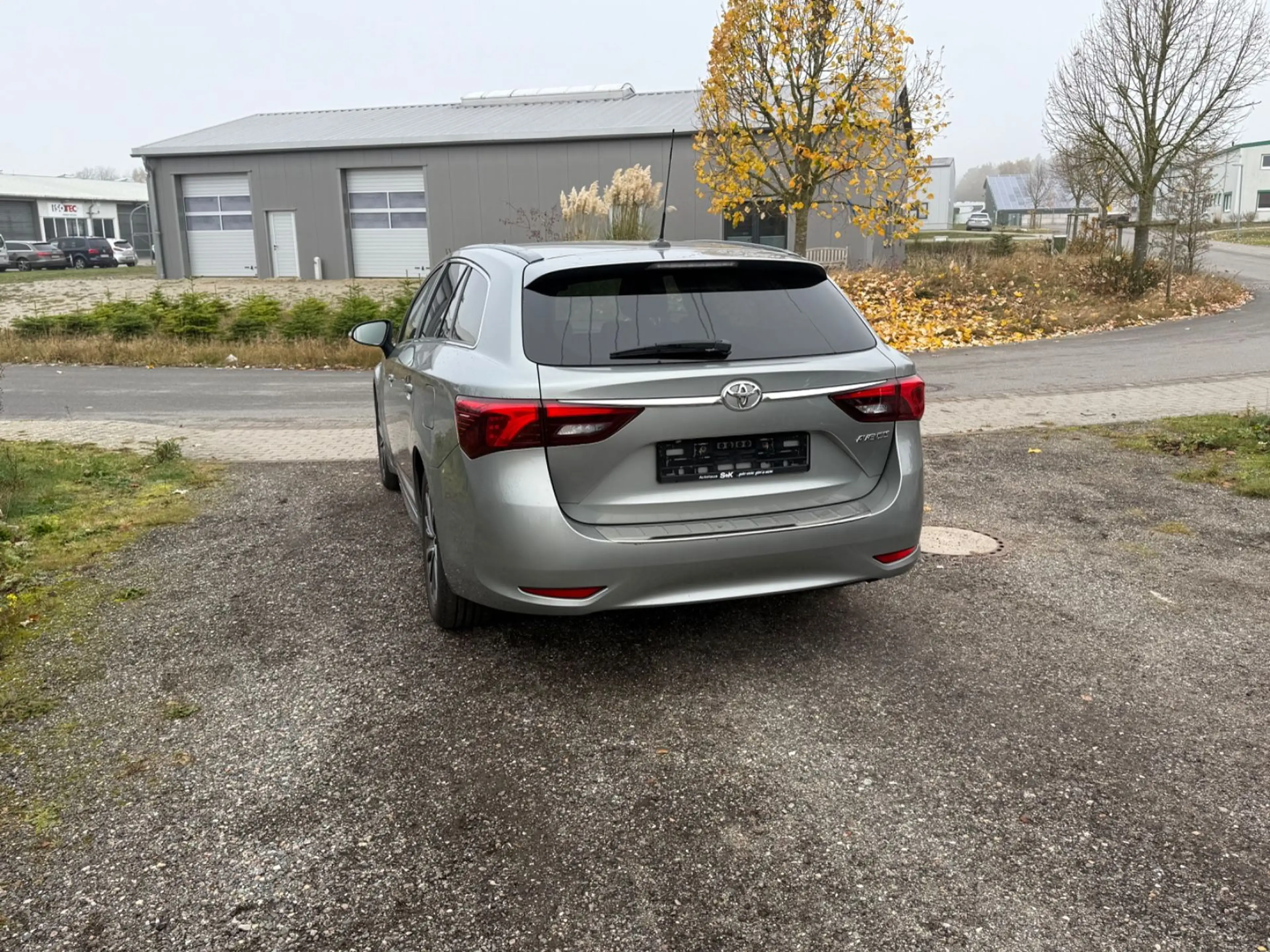 Toyota Avensis Touring Sports Edition-S+ — photo 7