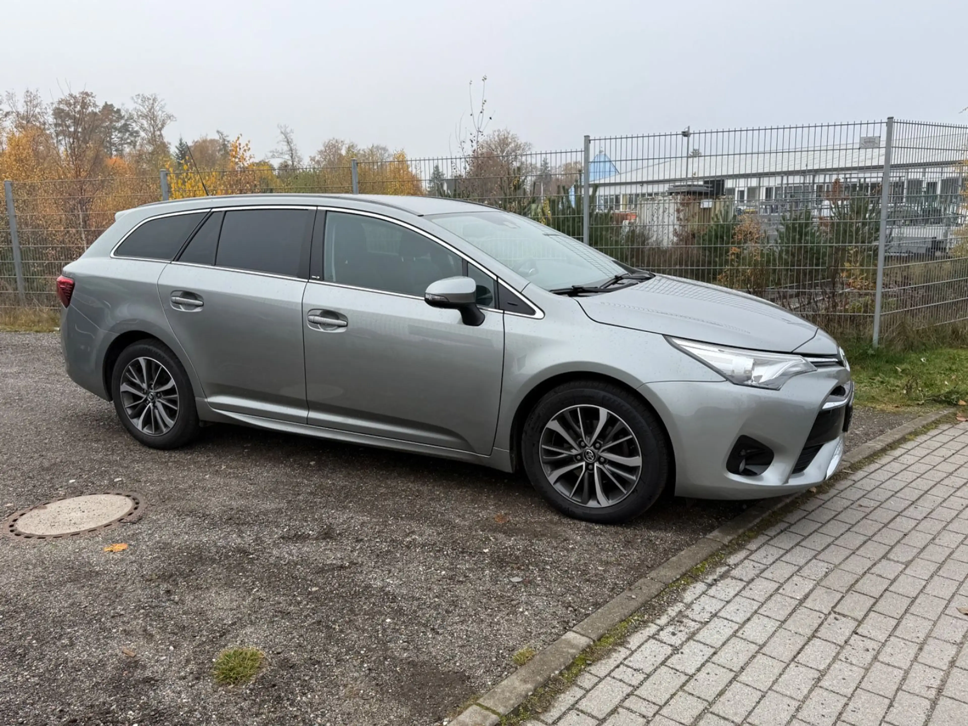 Toyota Avensis Touring Sports Edition-S+ — photo 5