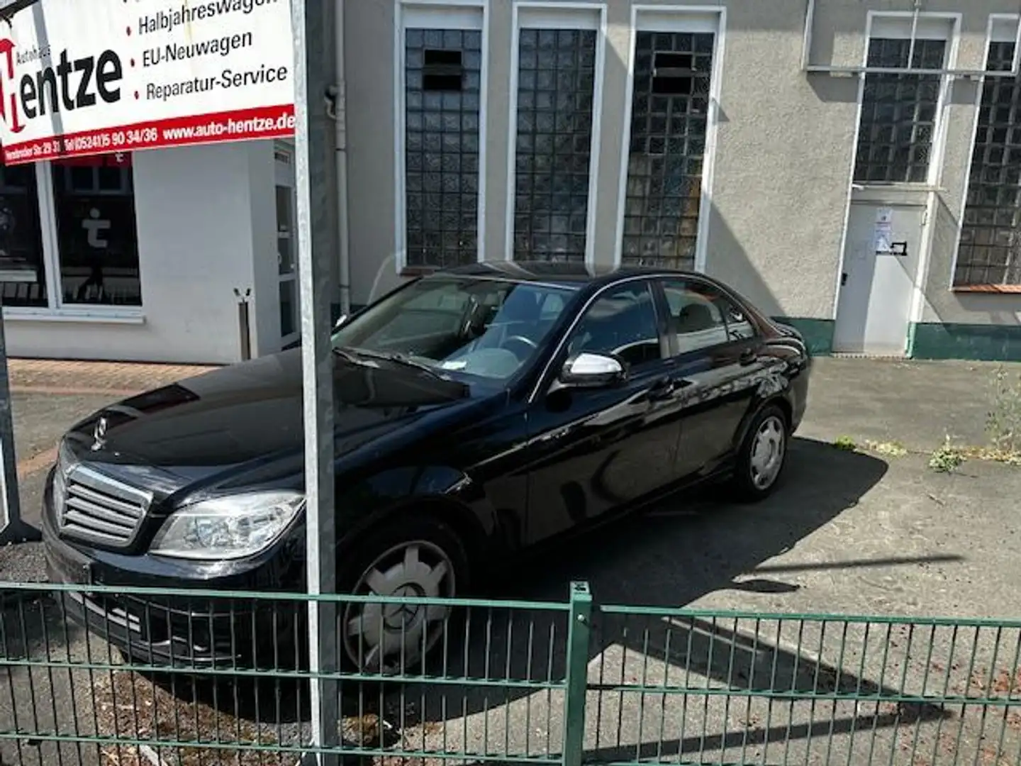Mercedes-Benz C 180 K Automatik Schwarz - 1
