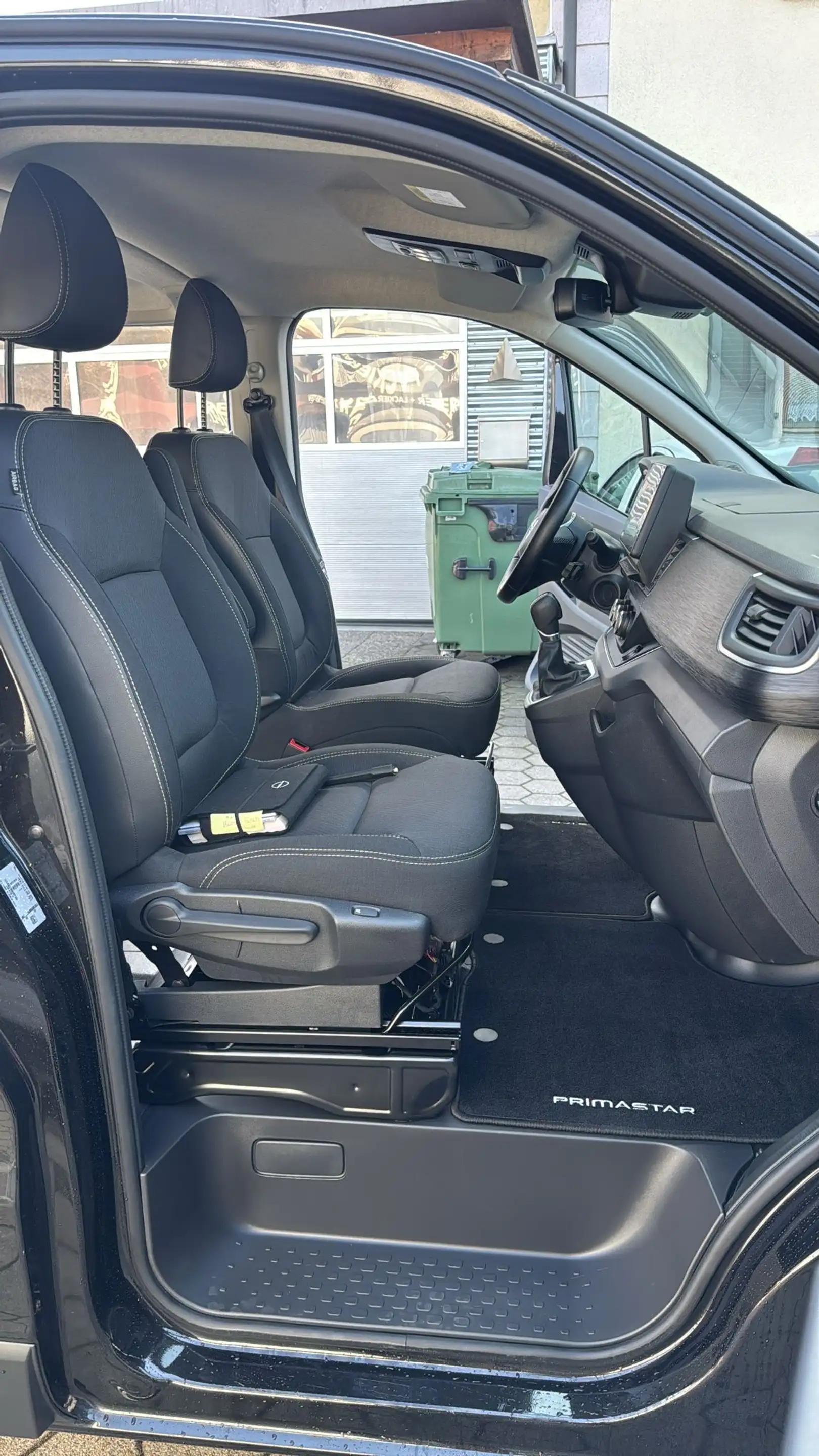 Nissan Primastar Kombi L1H1 2,8t dCi 170 Tekna DCT — photo 7