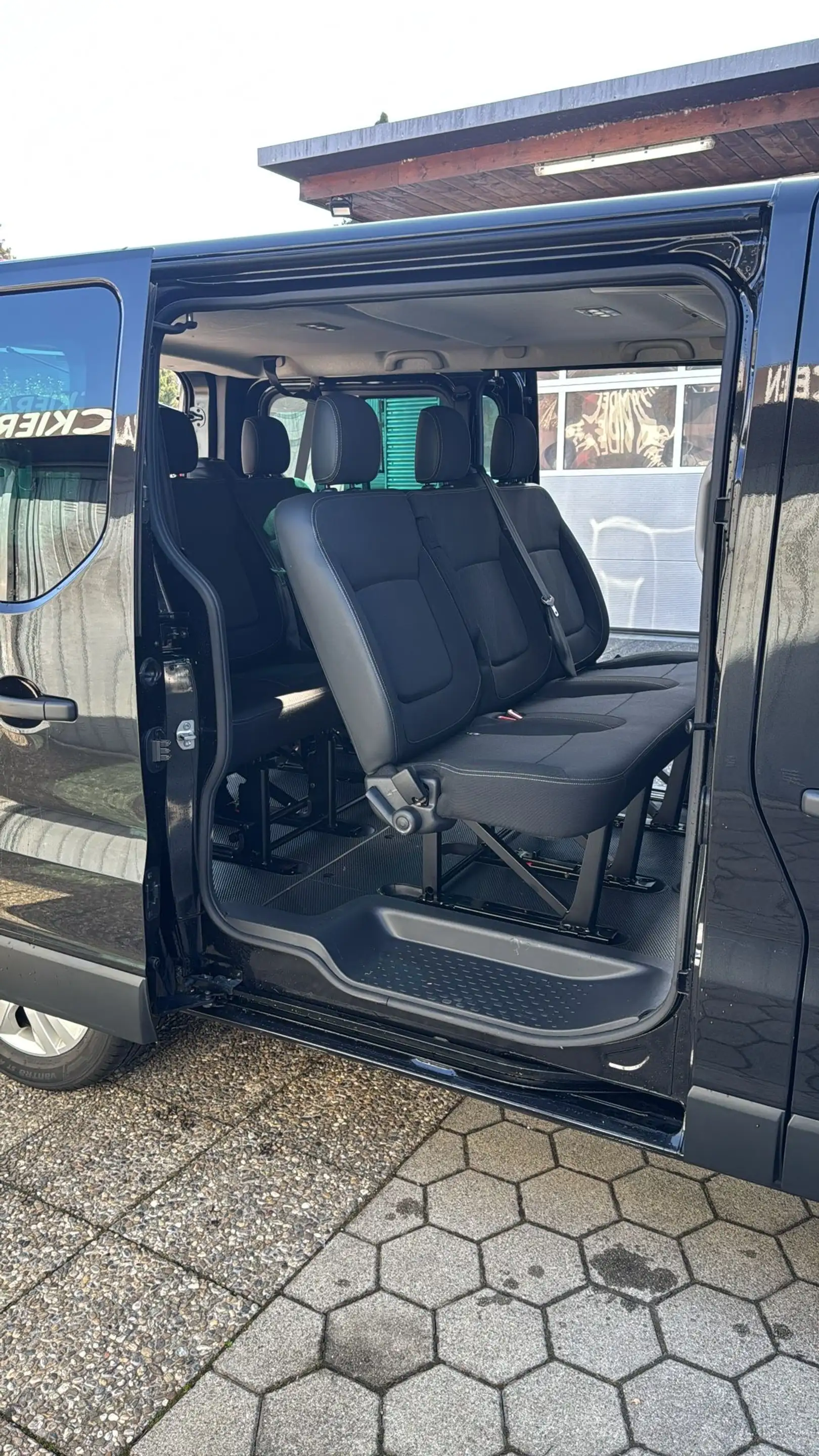 Nissan Primastar Kombi L1H1 2,8t dCi 170 Tekna DCT — photo 8
