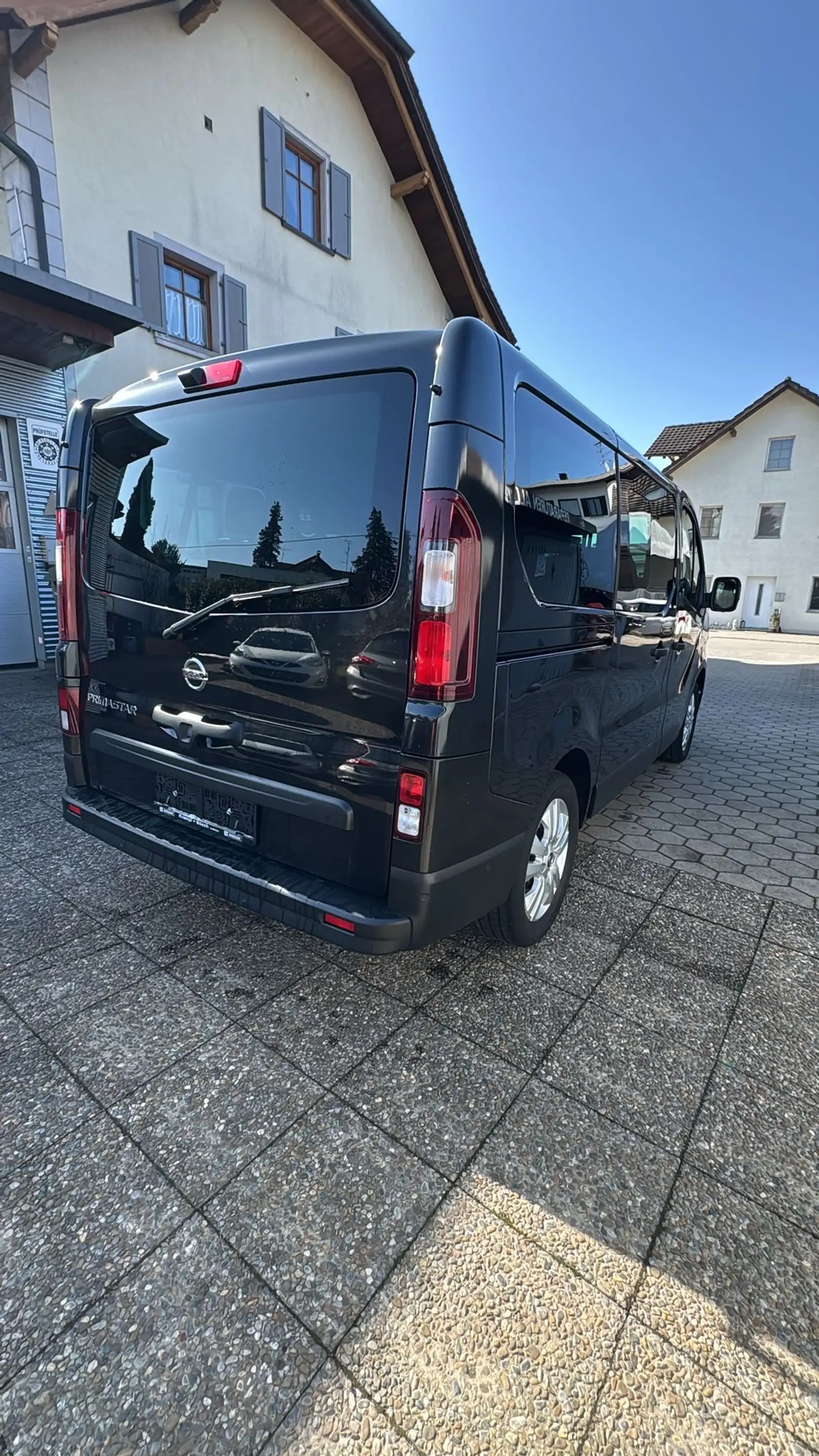 Nissan Primastar Kombi L1H1 2,8t dCi 170 Tekna DCT — photo 3