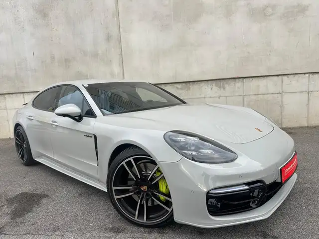 Porsche Panamera 4 E-Hybrid // SPORT-CHRONO // BOSE // KREIDE //