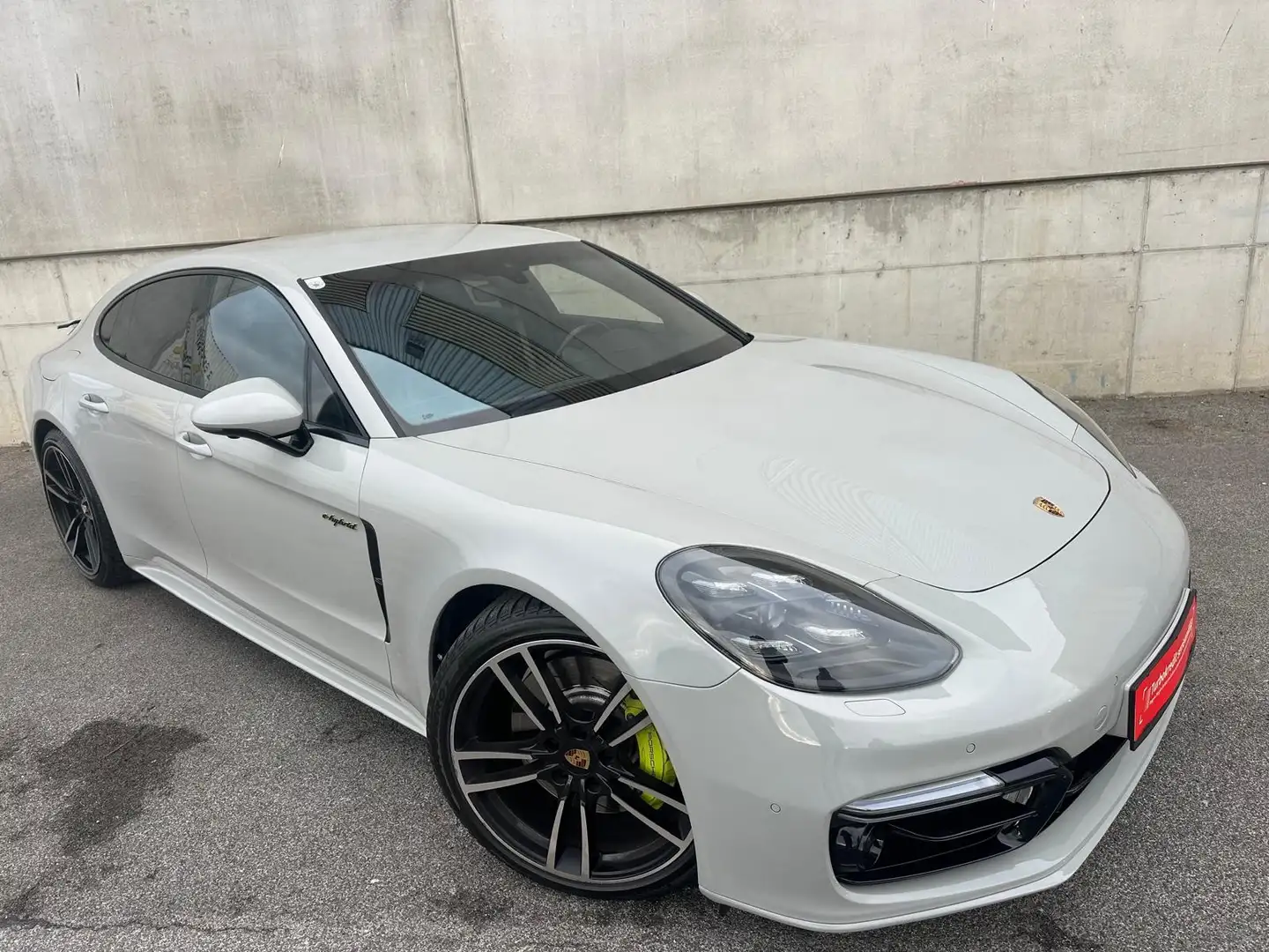 Porsche Panamera 4 E-Hybrid // SPORT-CHRONO // BOSE // KREIDE // Grau - 2