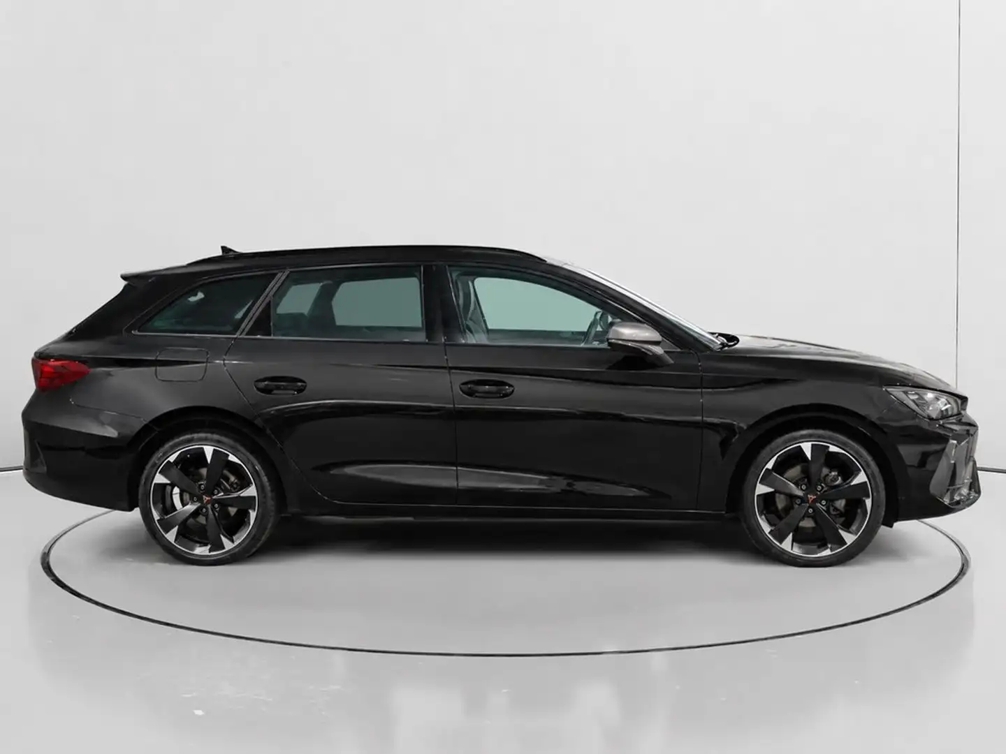 CUPRA Leon Sportstourer 1.5 eTSI 110 DSG Negro - 2