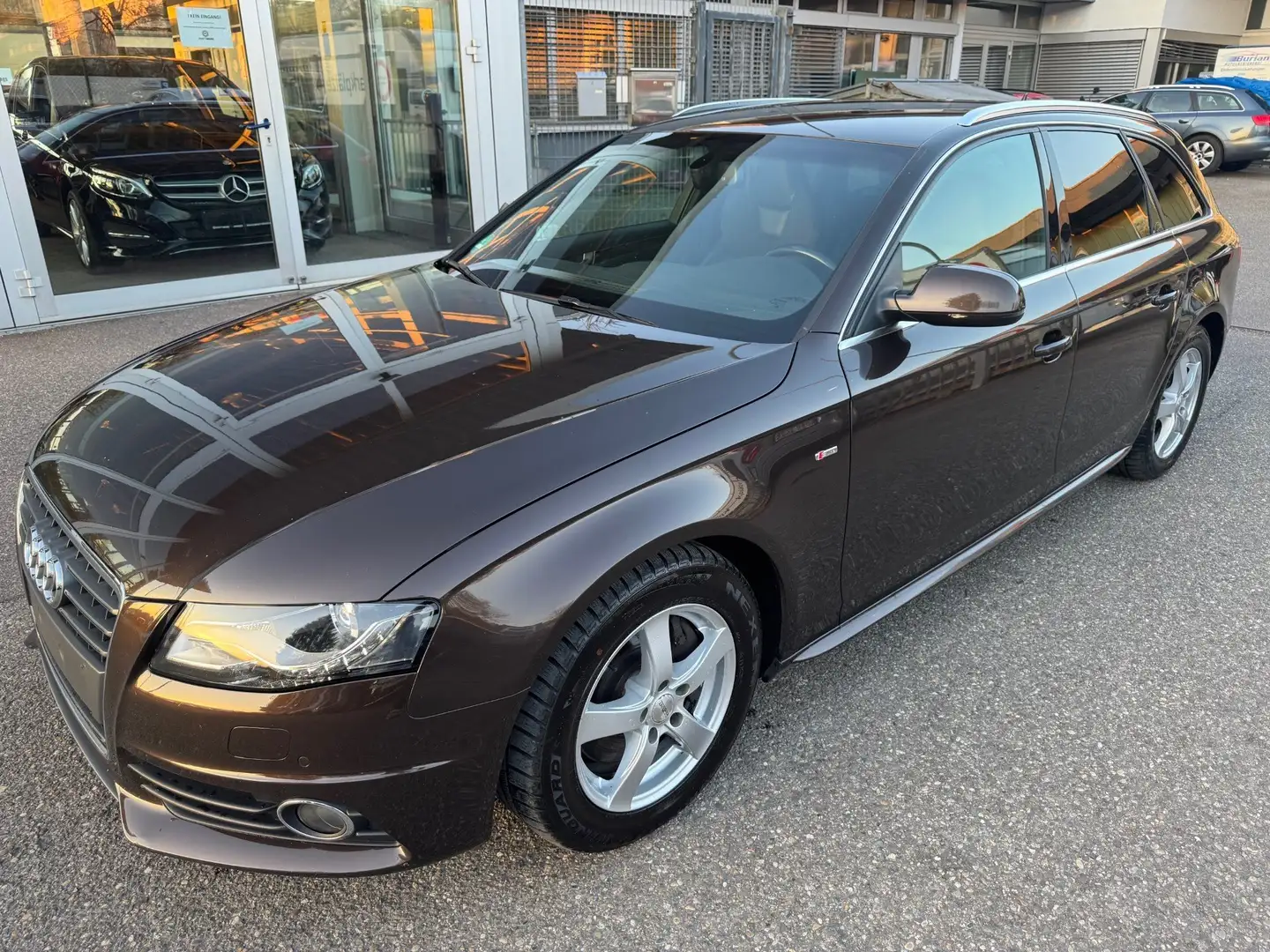 Audi A4 Avant 2.0 TFSI quattro S tronic S line Plus Braun - 2