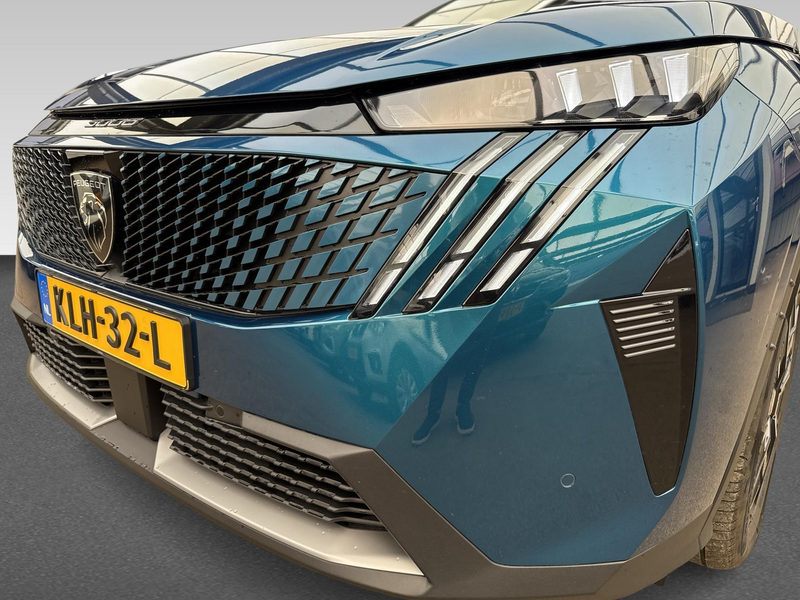 Peugeot 5008 1.2 Hybrid 145 GT 7p — photo 11