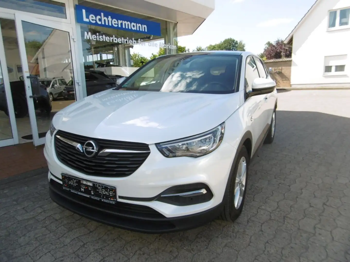 Opel Grandland X 1.2 Start/Stop Edition Wit - 1