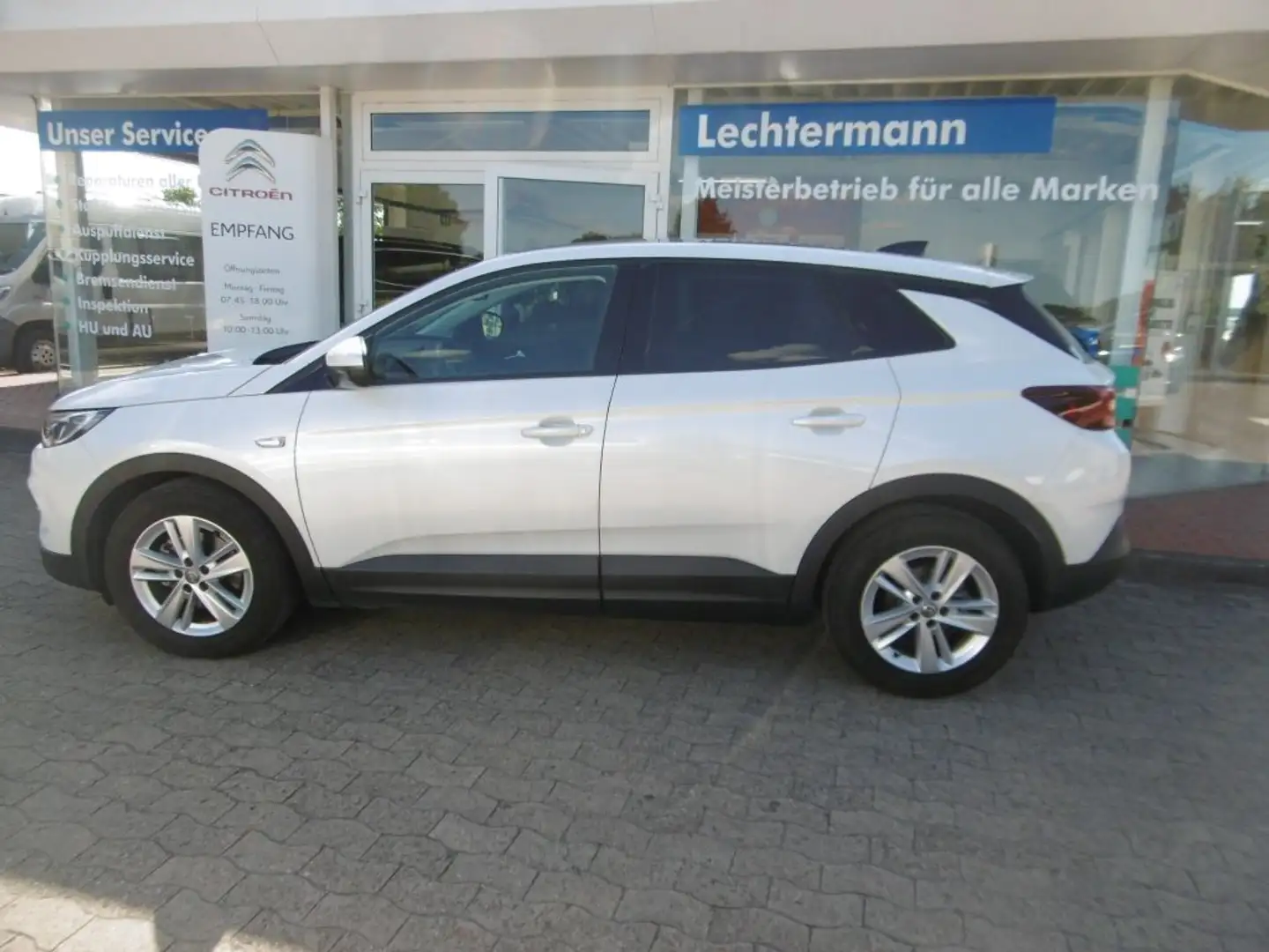 Opel Grandland X 1.2 Start/Stop Edition Wit - 2