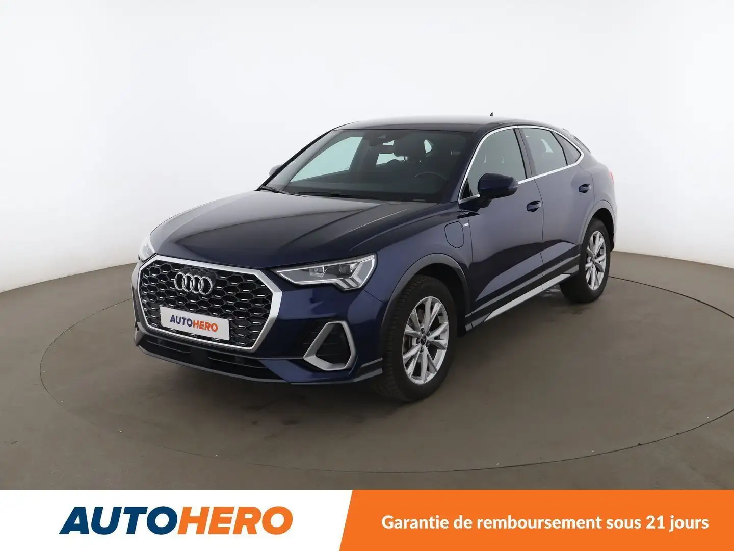 Audi Q3 45 TFSIe S Line S Tronic Bleu - 1