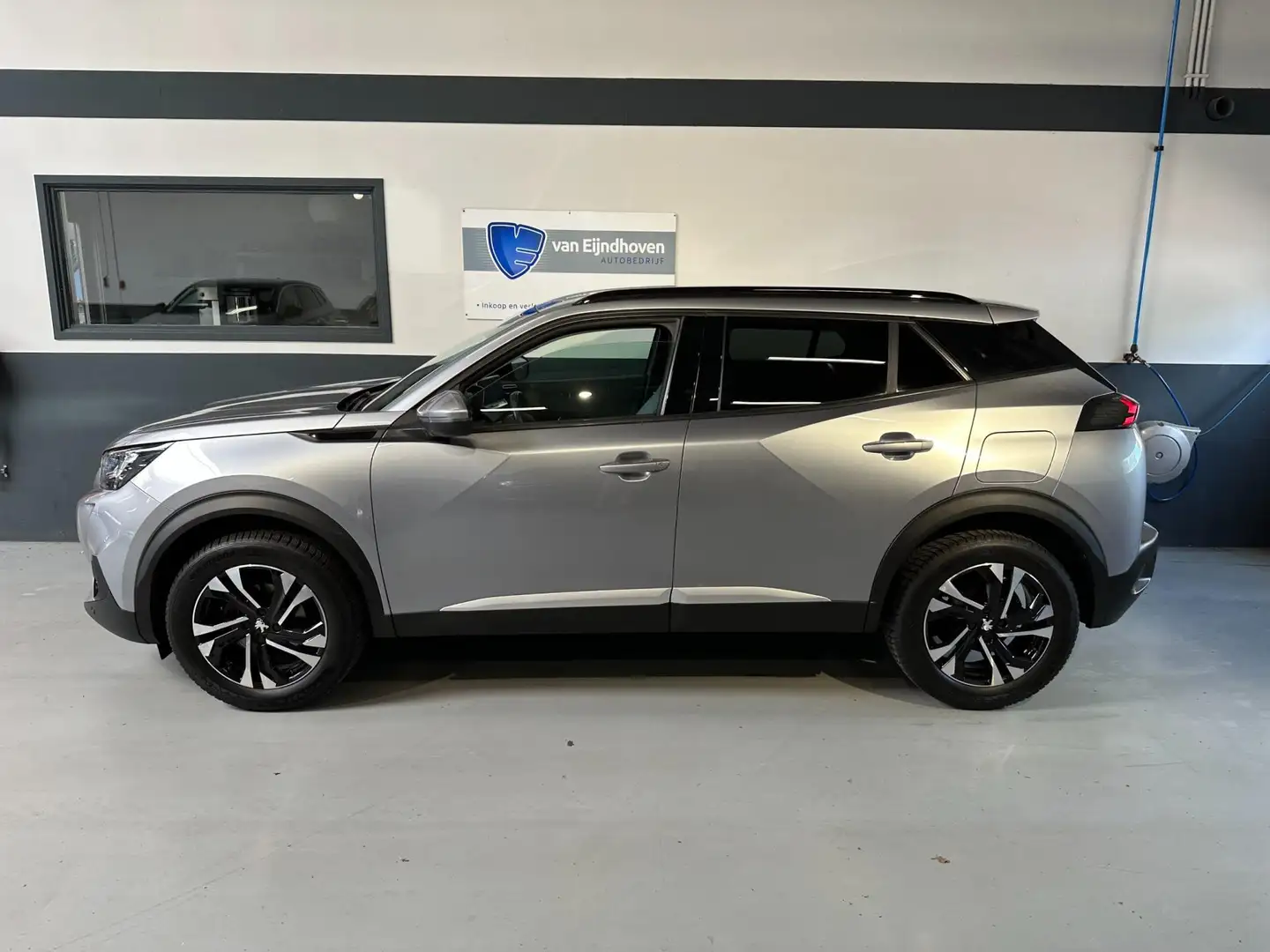 Peugeot 2008 1.2 PureTech Blue Lease Active Navi|Carplay|Cam Grijs - 2