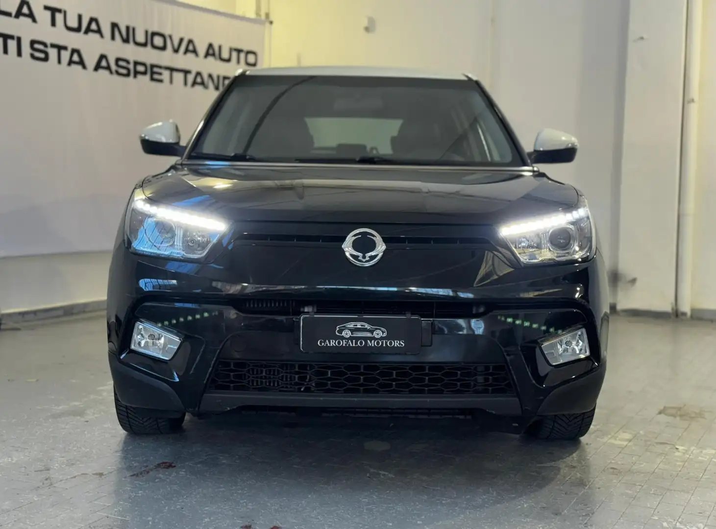 SsangYong Tivoli Tivoli 1.6d Go 2wd auto Schwarz - 1