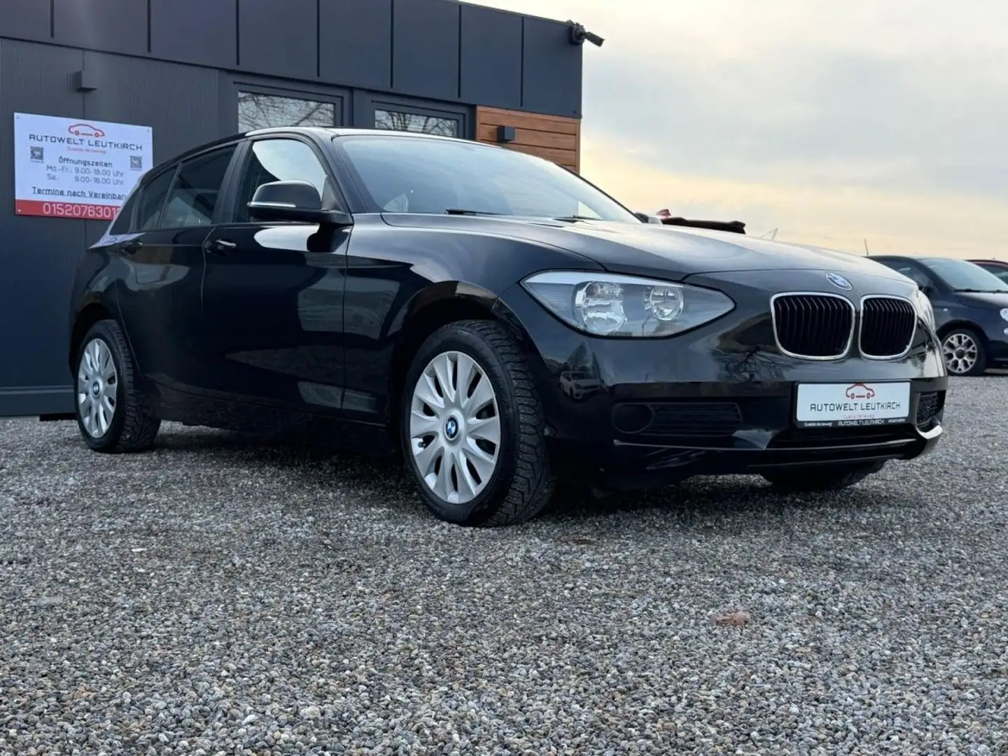 BMW 116 i Limo. 5-trg. KLIMA SHZ PDC TÜV Klima Schwarz - 2