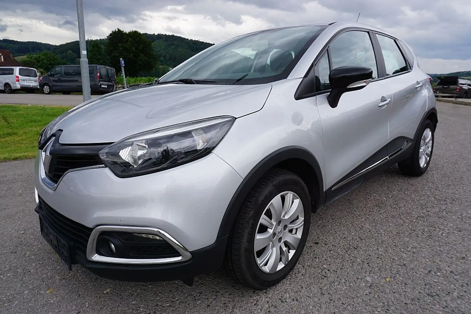 Renault Captur Expression ENERGY TCe 90 Grau - 2