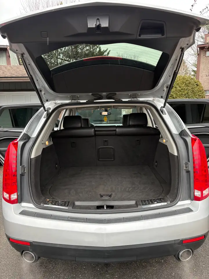 Cadillac SRX снимка Cadillac SRX