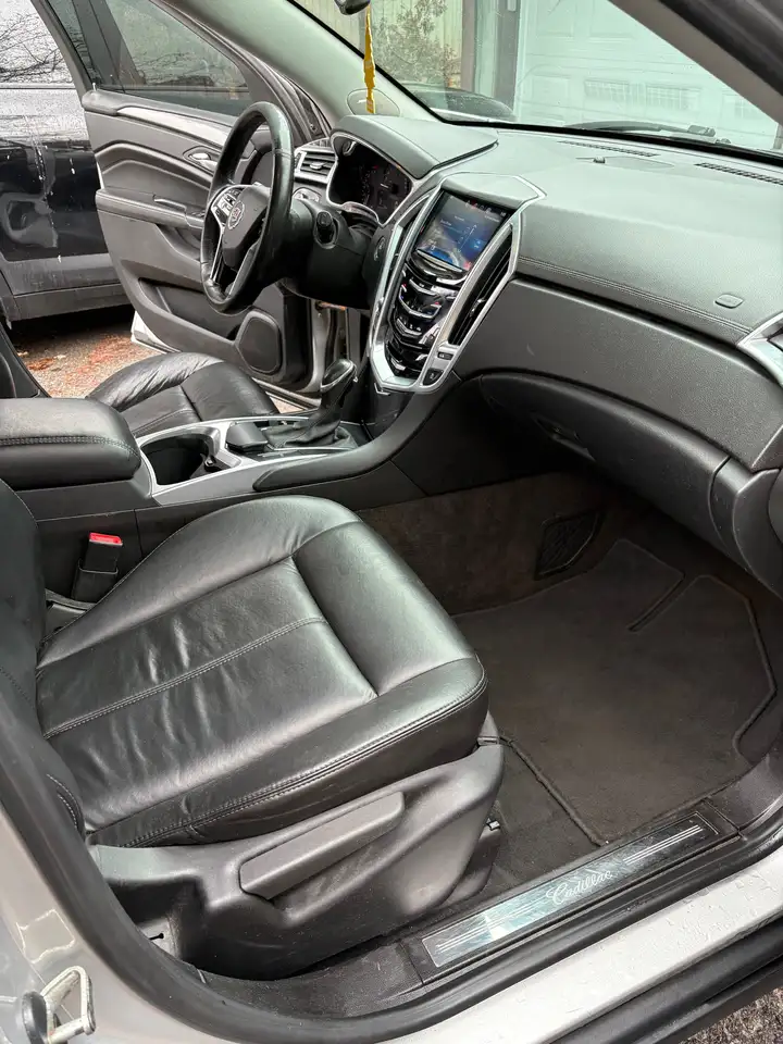 Cadillac SRX снимка Cadillac SRX