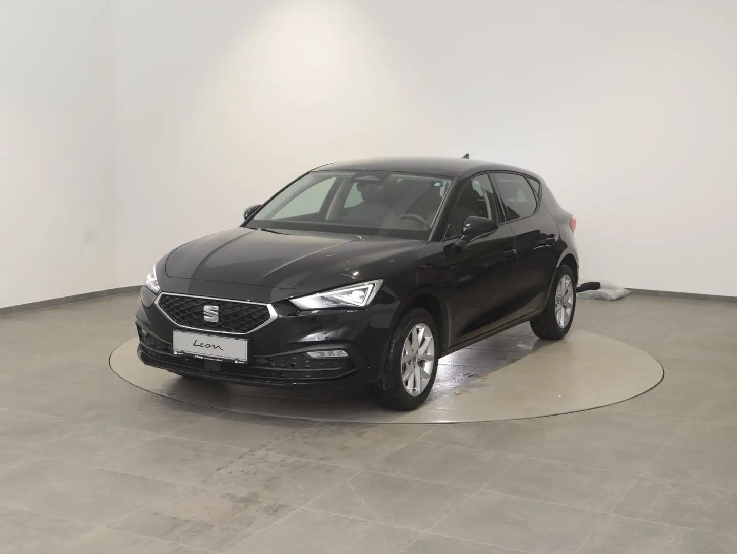 SEAT Leon Style Edition 1.5 TSI 115 PS Schwarz - 2