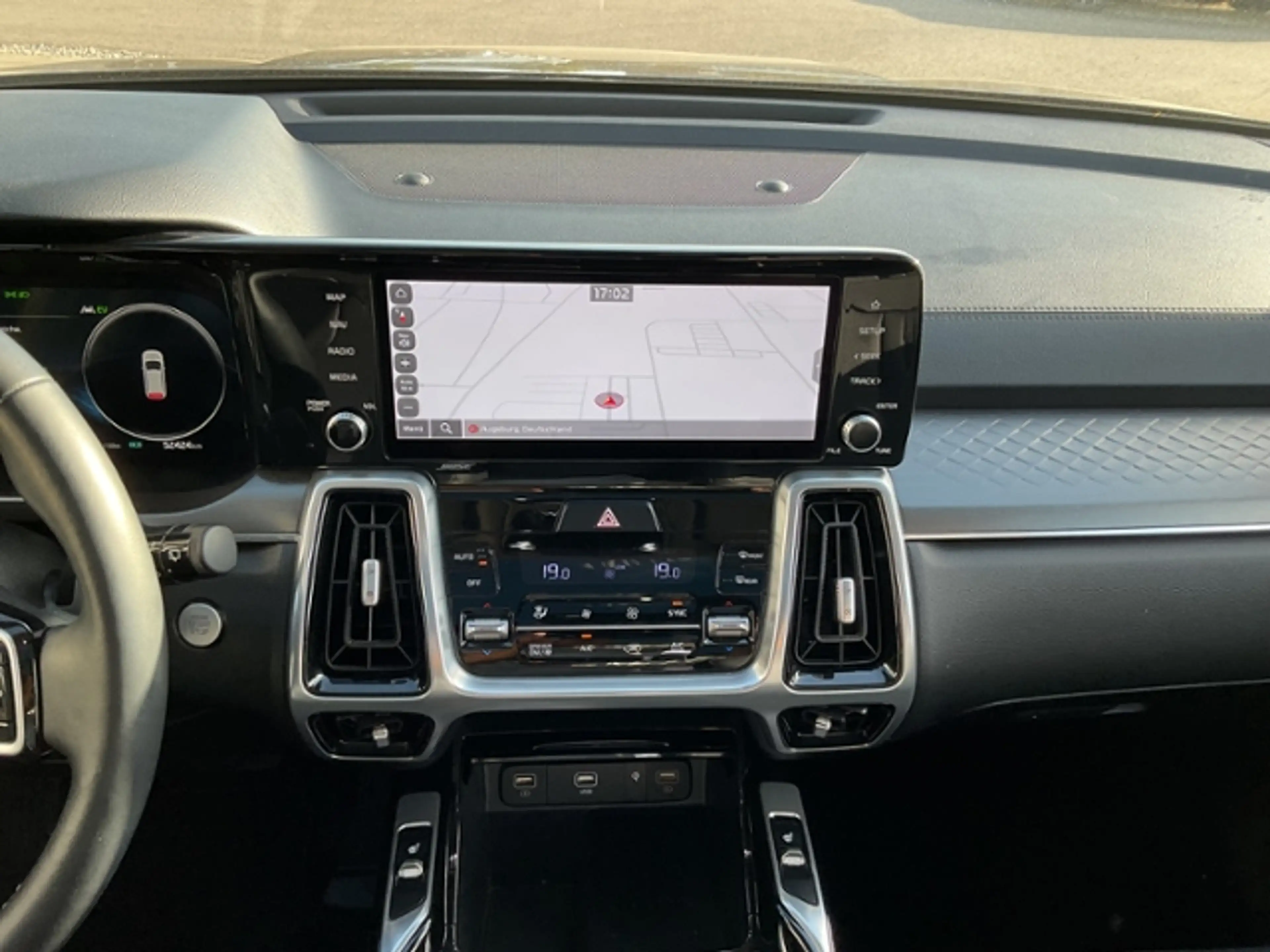 Kia Sorento 1,6 Spirit 4WD PHEV ACC Pano 360° 7 Sitz — photo 13