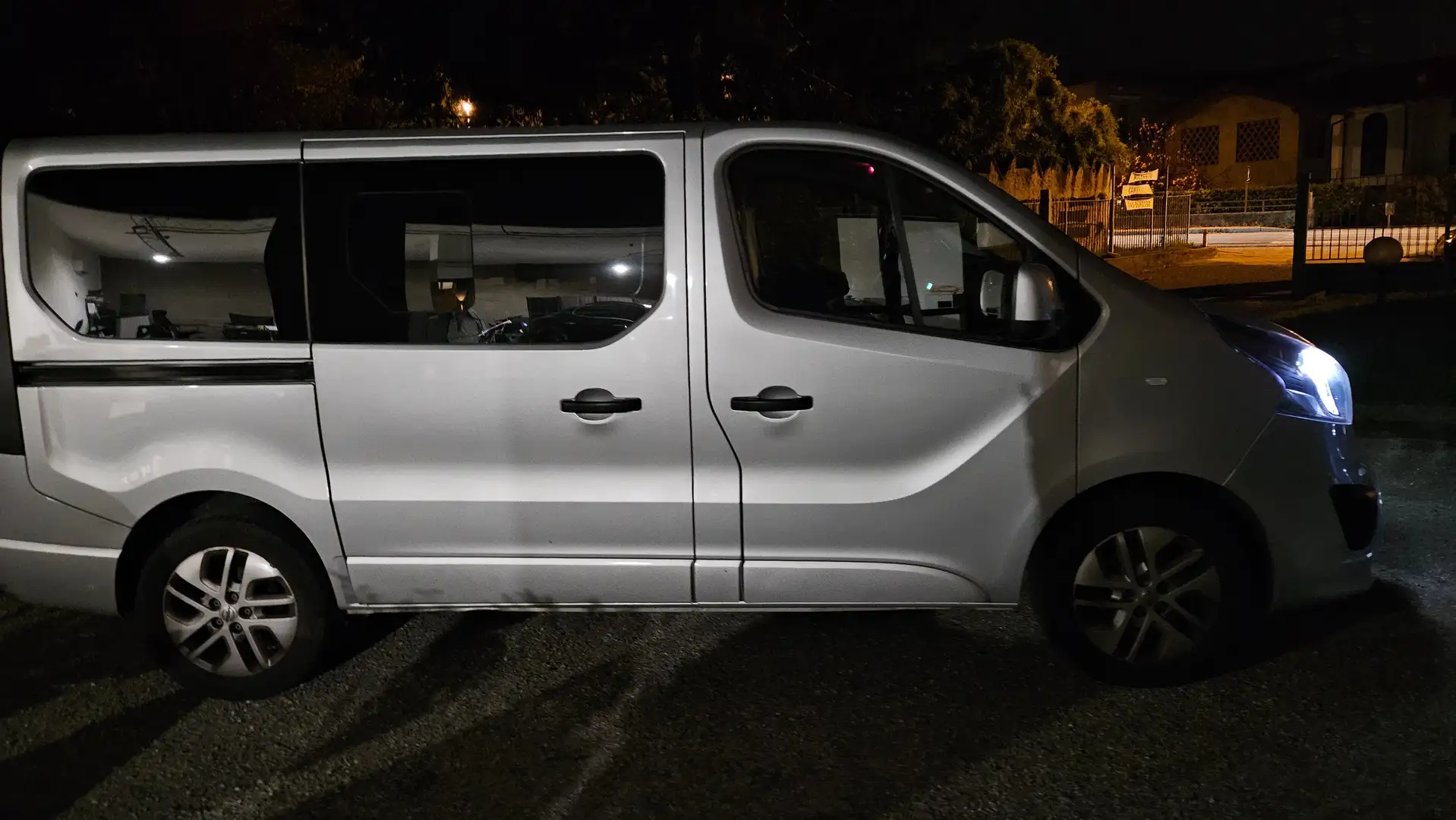 Opel Vivaro 1.6 CDTI FULL OPTI 9 P.TI UNICOPRO ECCELLENTI COND Silber - 2