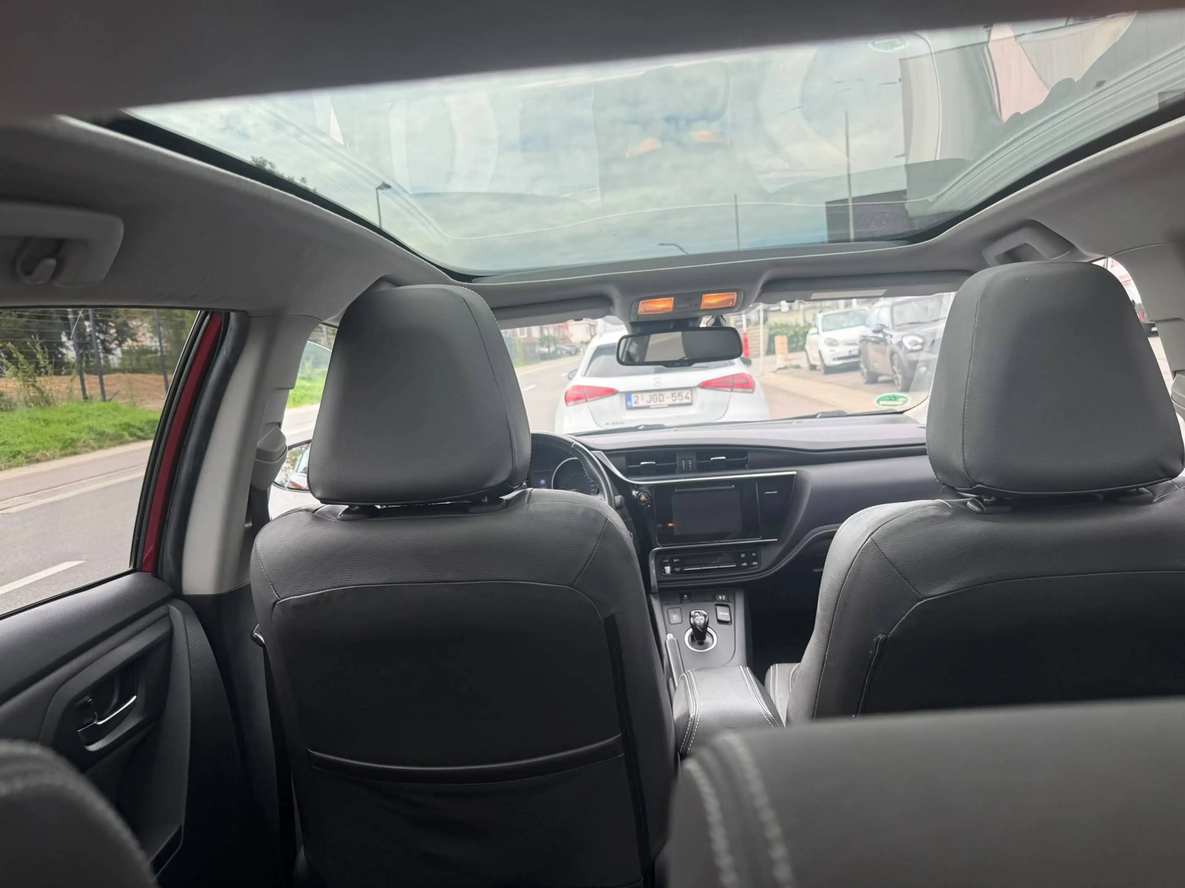 Toyota Auris Auris HEV 1.8i HSD Comfort — photo 11