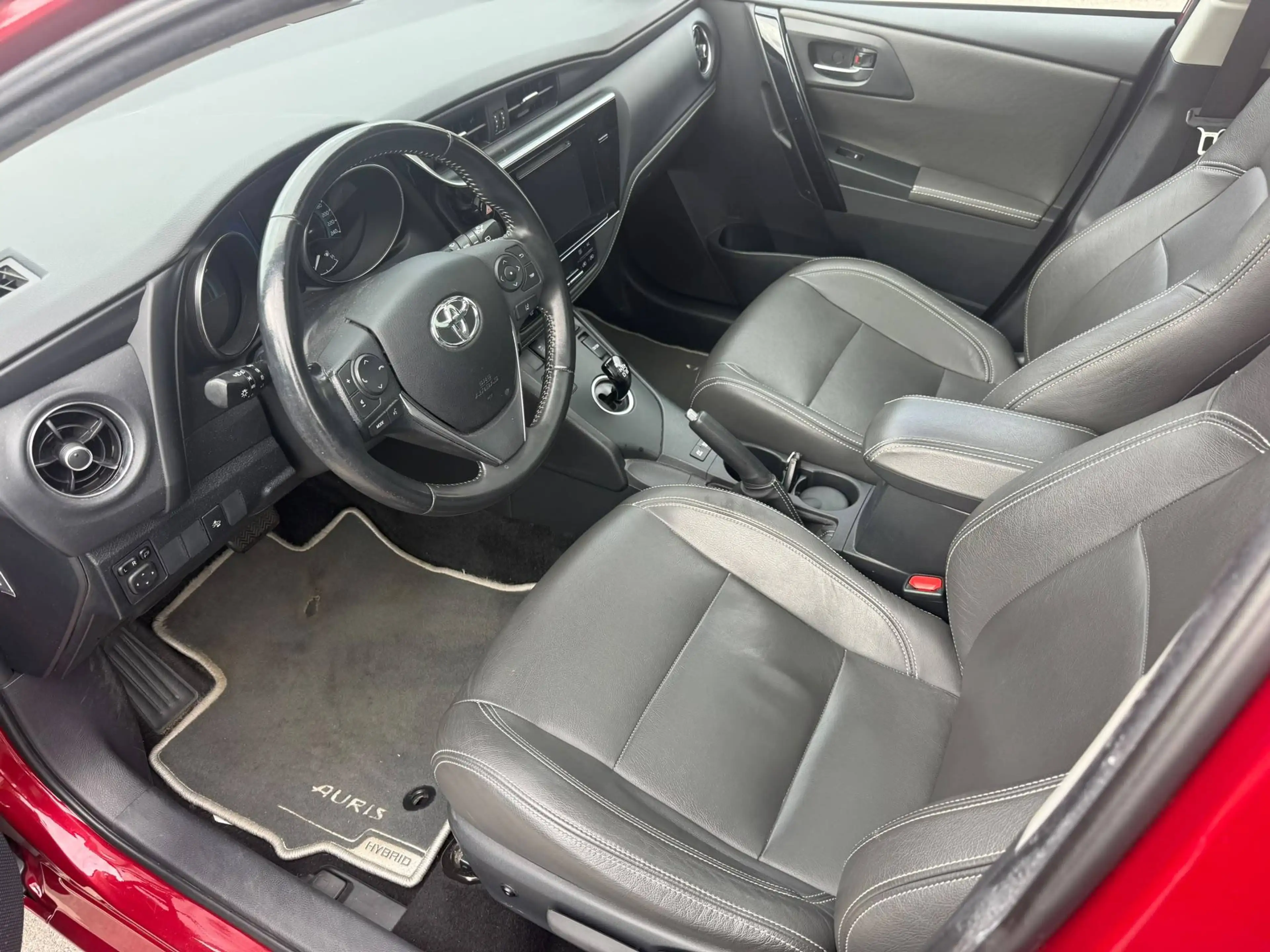 Toyota Auris Auris HEV 1.8i HSD Comfort — photo 13