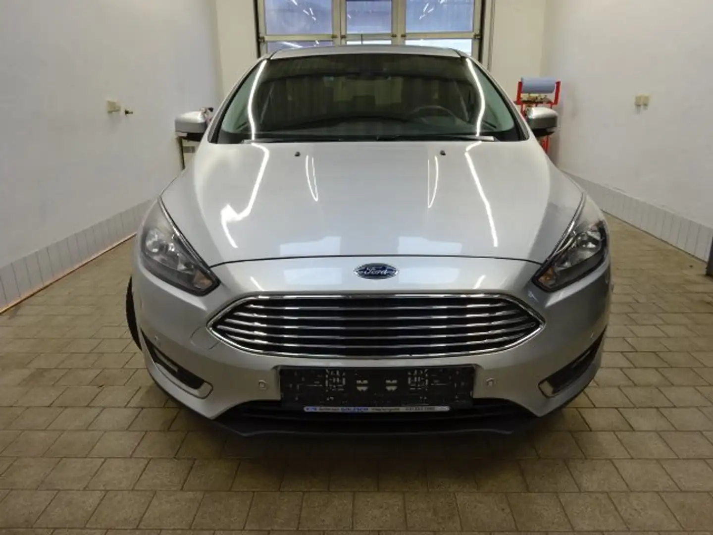 Ford Focus 1.0 Titanium *AHK*WP*Business 2+Technologie-PK* Silber - 2