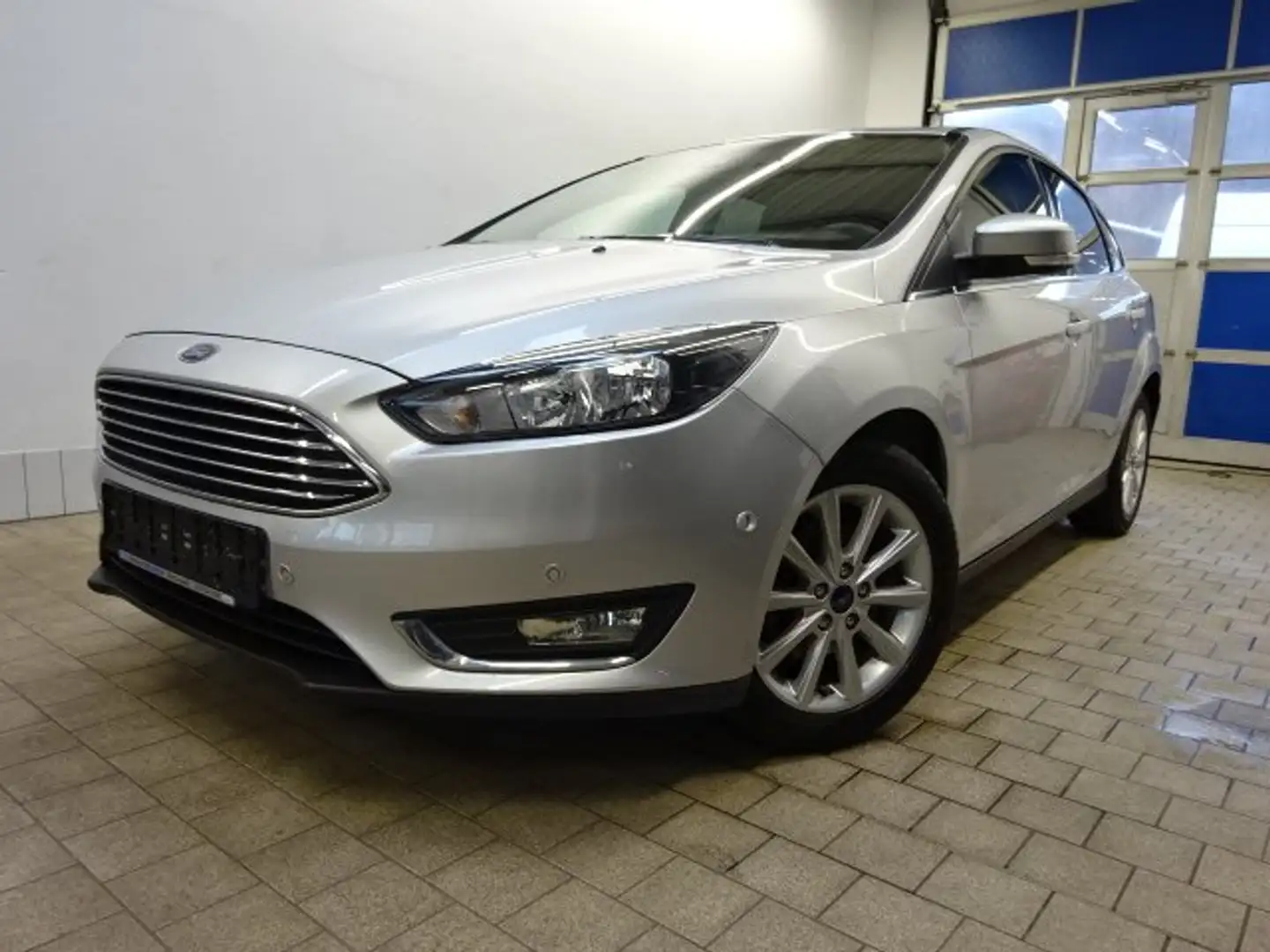 Ford Focus 1.0 Titanium *AHK*WP*Business 2+Technologie-PK* Silber - 1