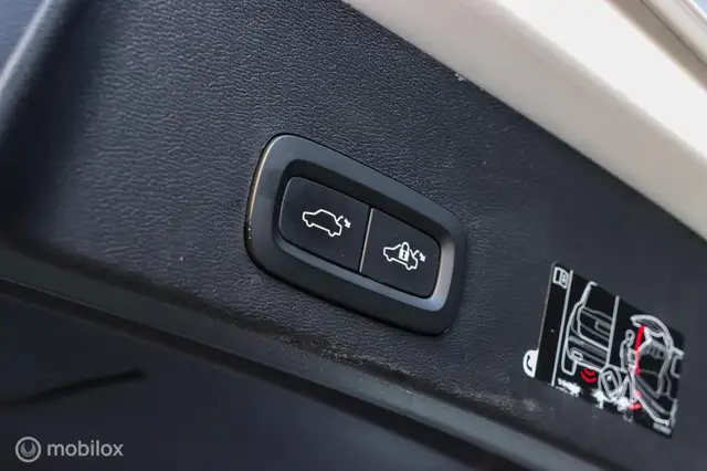 Volvo XC40 view 15