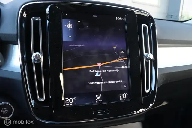 Volvo XC40 view 12