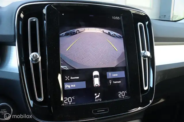 Volvo XC40 view 10
