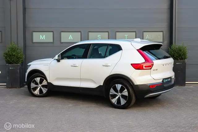 Volvo XC40 view 13