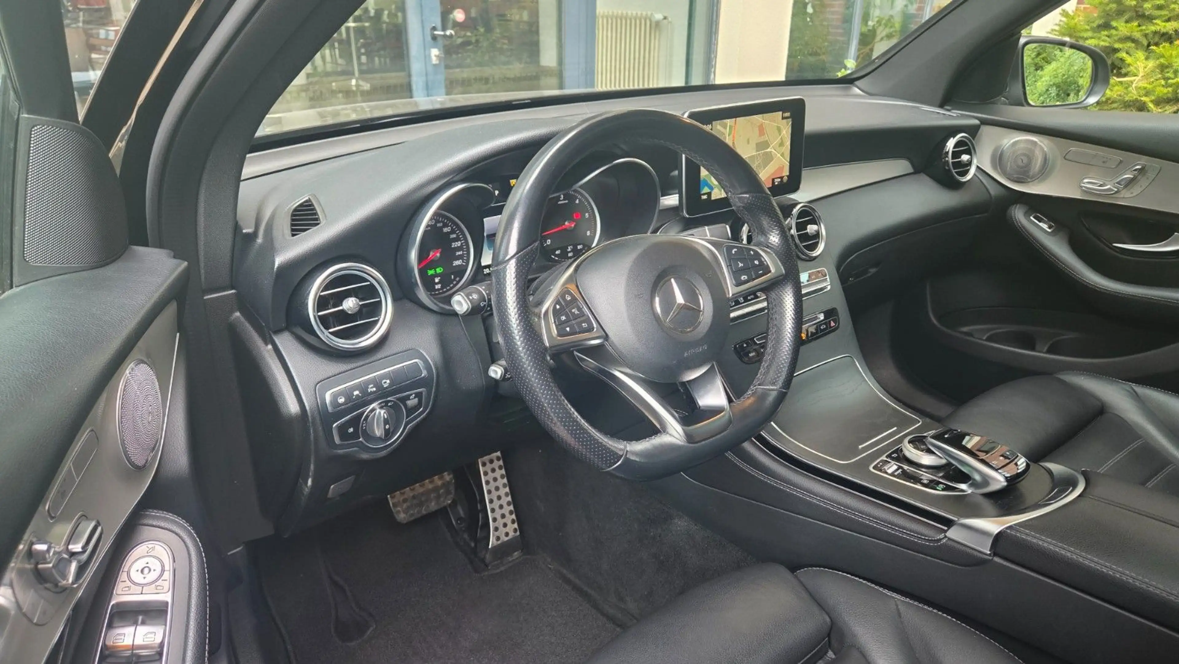 Mercedes-Benz GLC 350 d 4Matic*AMG*PANO*DISTR*AHK*TOTW*KEYLESS — photo 8